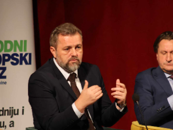 Ogrešević: Između smo dvije krajnosti - evropskog puta i rata